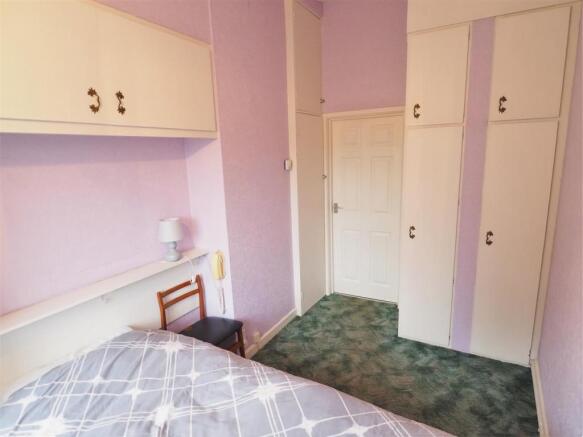 Bedroom With Fitted Wardrobes 968