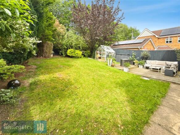 4 bed Detached for sale Image 11