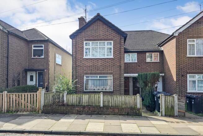 67 Perkins Road, Ilford, Kent, IG2 7NQ