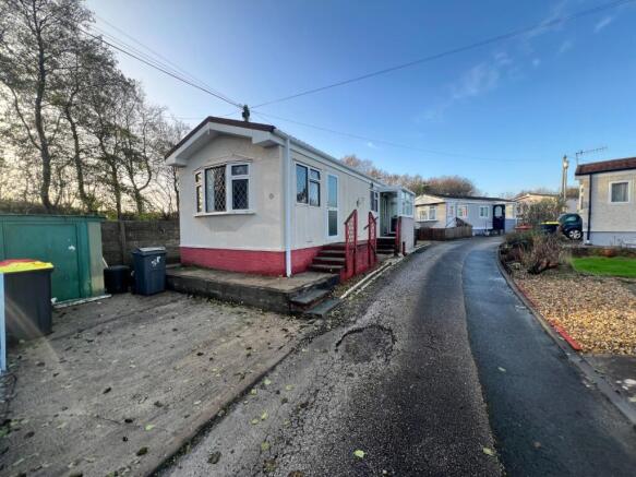 2-bed caravan on Middleton Road, Heysham, Morecambe, Lancashire, LA3, £39,950