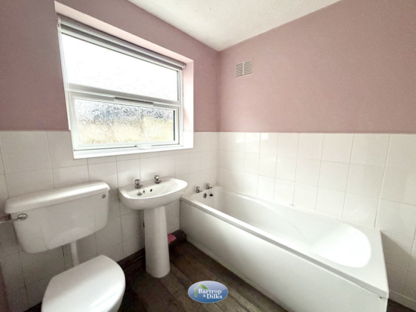 3 bed Semi-Detached for sale Image 4