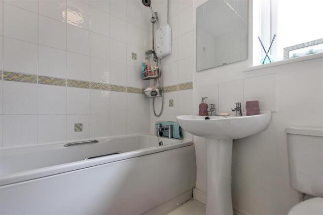 HOUSE BATHROOM/ W.C.