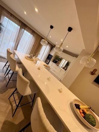 3 bed Terraced for sale Image 8