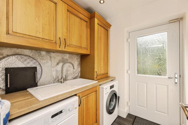 3 bed Detached Bungalow for sale Image 9