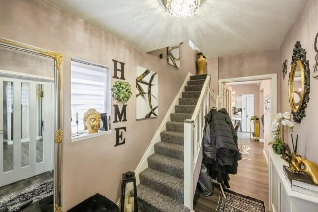3 bed Semi-Detached for sale Image 9