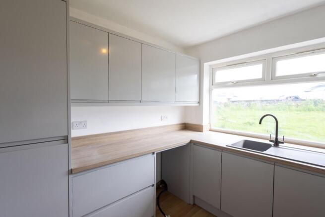3 bed Semi-Detached to rent Image 5