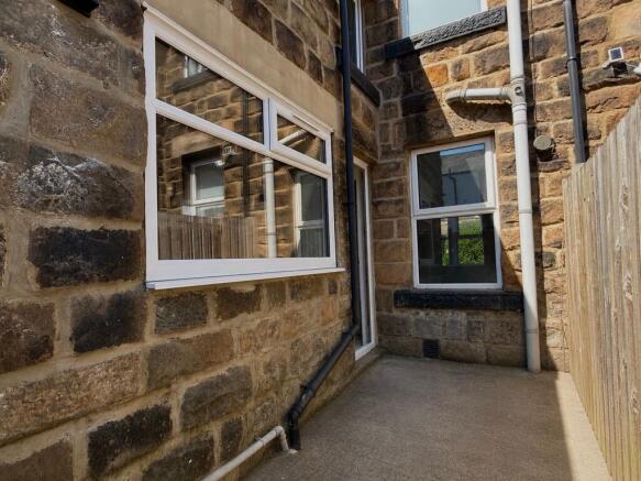 2 bed Terraced to rent Image 9
