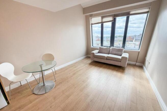 1 bed Flat to rent Image 6