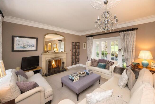 6 bed Detached for sale Image 6