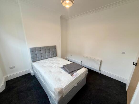 3 bed End of Terrace to rent Image 5