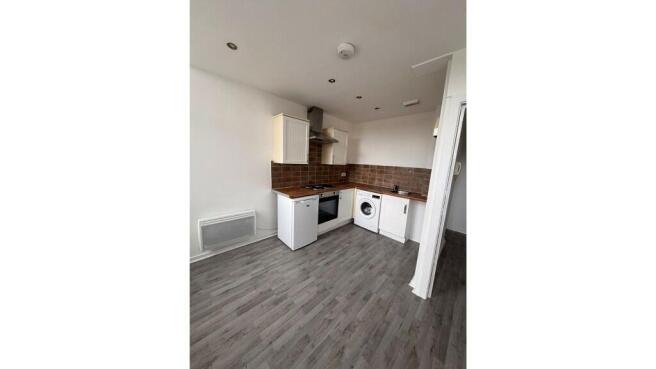 1 bed Apartment to rent Image 5