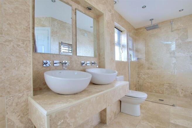 Family Bathroom.
