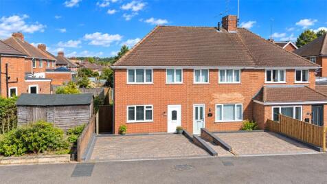 Derwent Avenue, Tilehurst, Reading, Berkshire, RG30