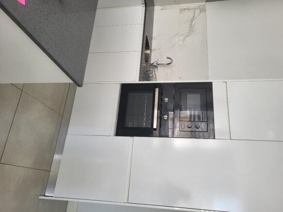 1 bed Apartment to rent Image 8