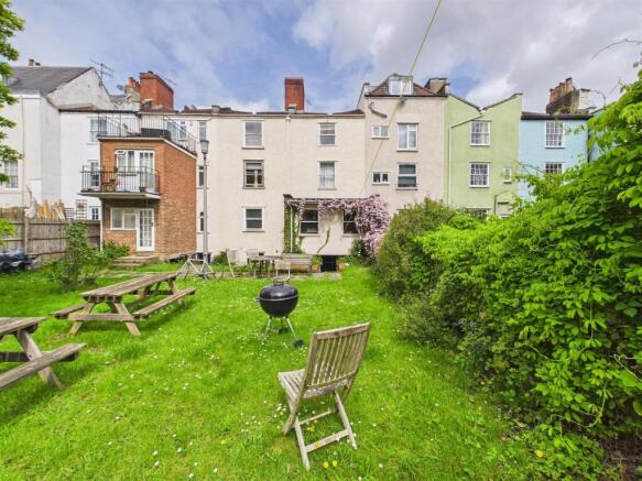 3 - Georgian Townhouse for Auction, Redcliffe, Bri