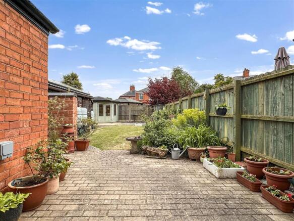 Well-Tended Garden 695