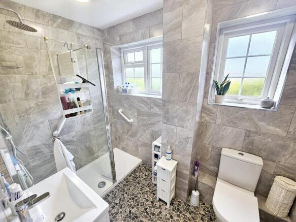 2 bed Flat for sale Image 10
