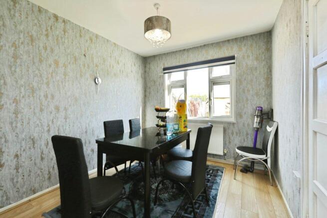 3 bed Semi-Detached for sale Image 6