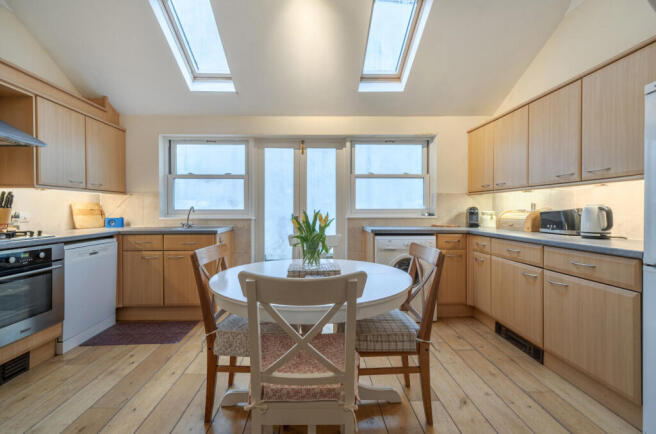 1417261-5-6995f43...