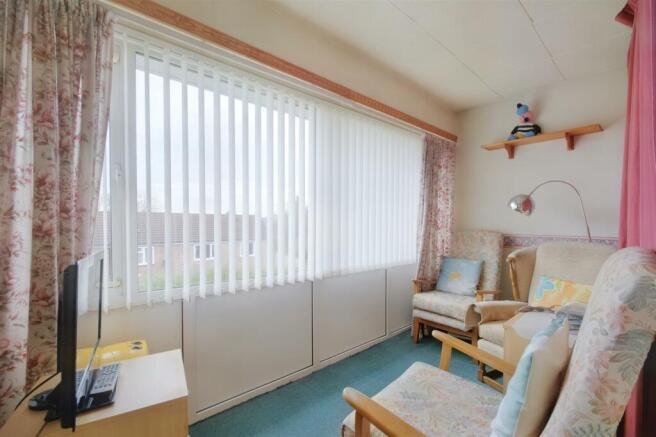 BALCONY/SITTING ROOM