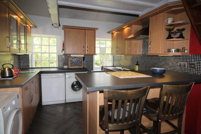 2 bed Apartment to rent Image 4
