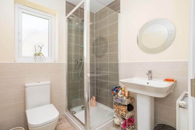 4 bed Detached for sale Image 10