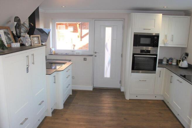SUPERB LIVING DINING KITCHEN