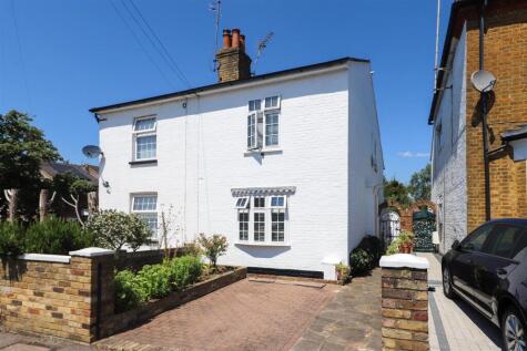 Chiltern View Road, Uxbridge, UB8