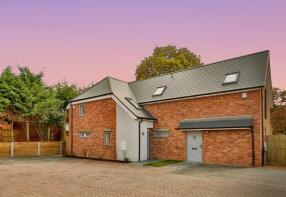 4, Ivy Barns, West Moors Road, Three Legged Cross BH21 6QT