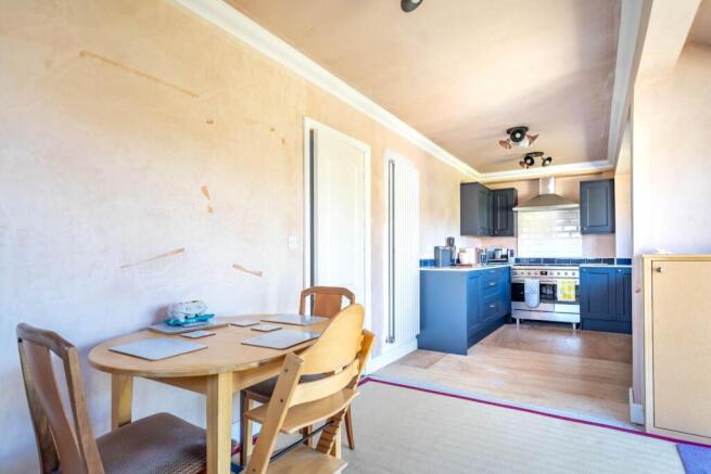 4 bed Semi-Detached Bungalow for sale Image 6