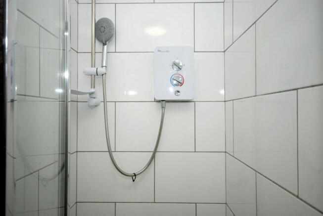 1 bed House Share to rent Image 6