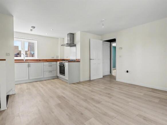 sitting/dining room
