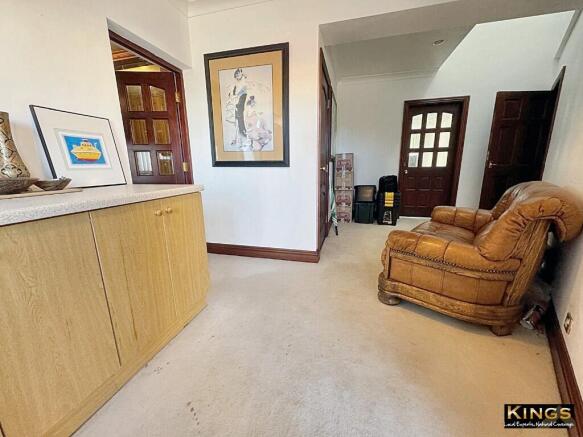 3 bed Semi-Detached for sale Image 12