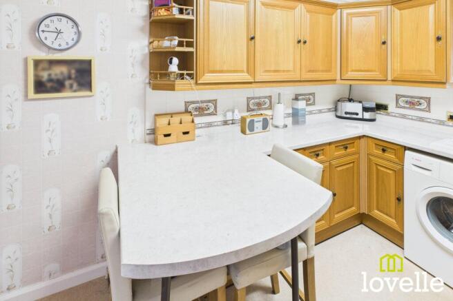 2 bed Semi-Detached Bungalow for sale Image 5