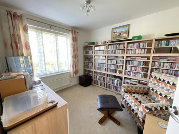 4 bed Detached for sale Image 9