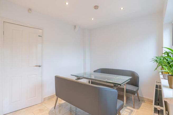 Kitchen/Dining Area