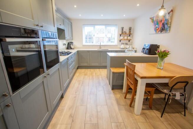 Kitchen/Breakfast Room