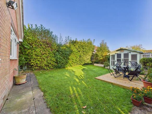 2 bed Detached Bungalow for sale Image 9