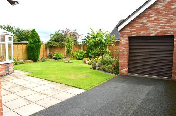 SINGLE GARAGE.