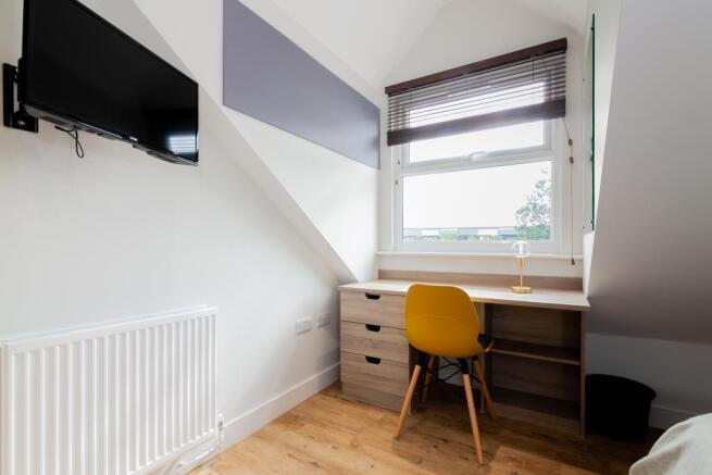 6 bed Flat to rent Image 7