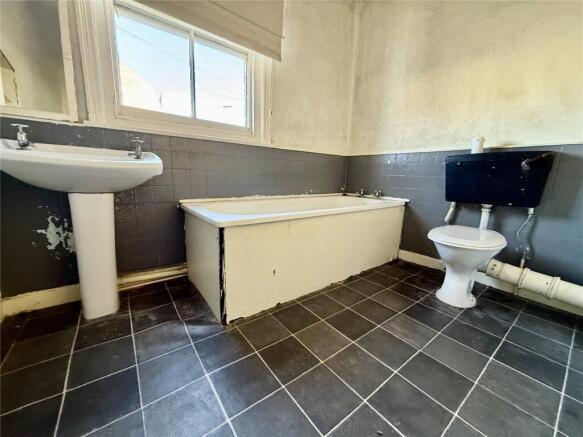 4 bed Flat Share for sale Image 5