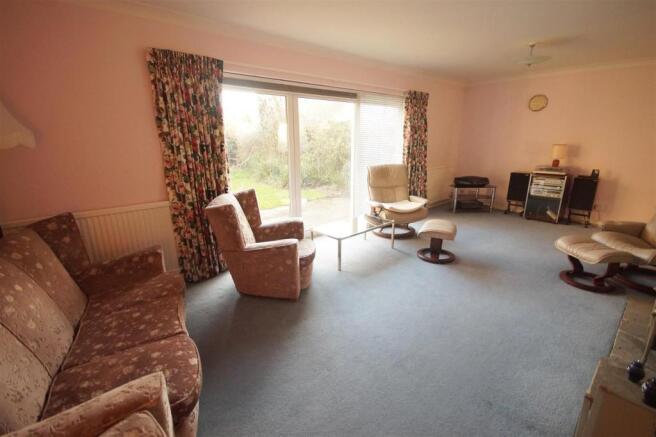 Lounge / Dining Room