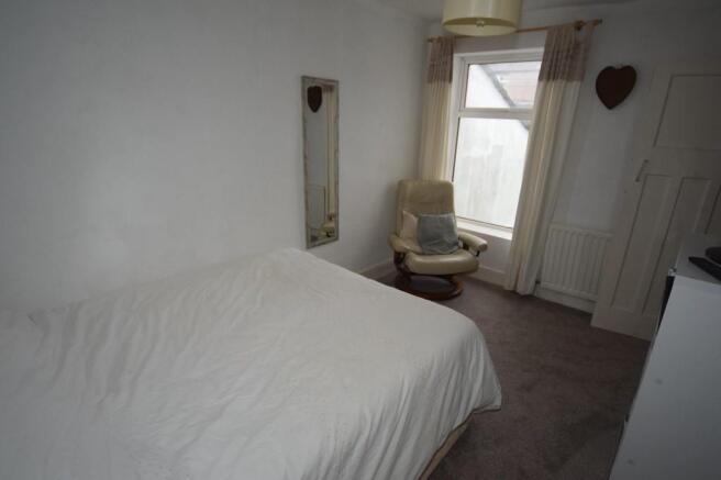 BEDROOM 2