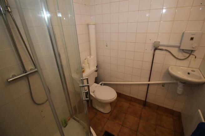 Shower room.JPG
