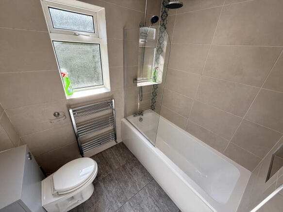 2 bed Semi-Detached Bungalow for sale Image 7