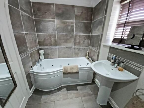 en suite bathroom
