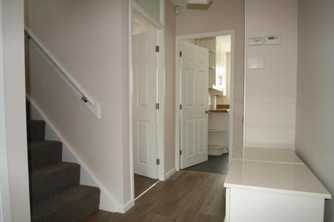2 bed Flat to rent Image 11