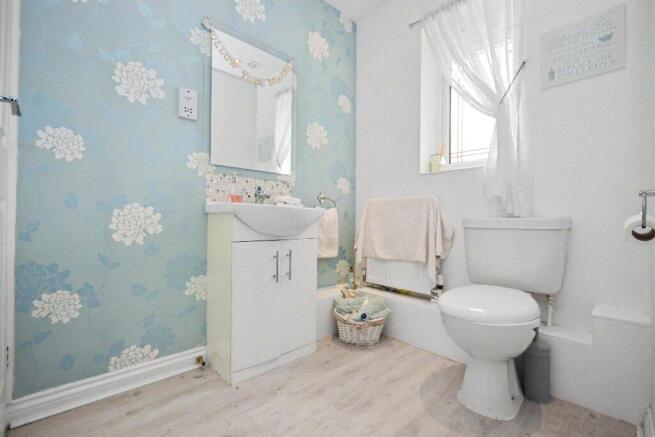 4 bed Detached for sale Image 6