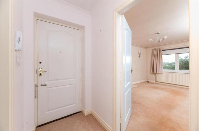 2 bed Flat for sale Image 6