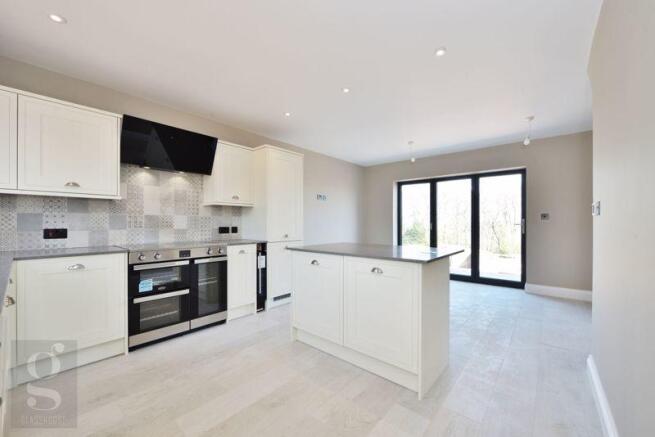 Kitchen - Dini...